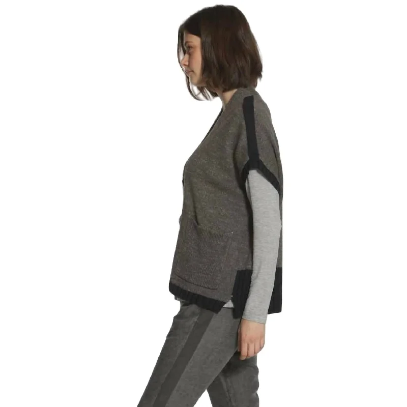 Label+Thread - Boxy Slub Capelet